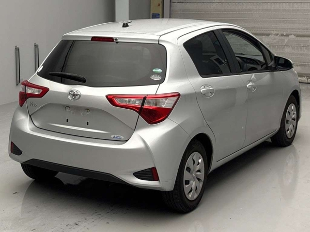 TOYOTA VITZ 2018