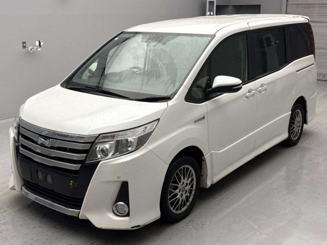 TOYOTA NOAH 2016
