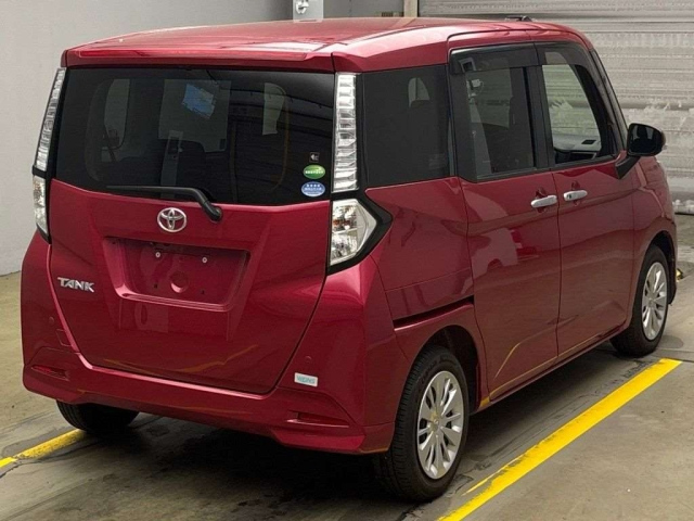TOYOTA TANK 2018