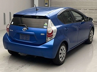 TOYOTA AQUA 2012