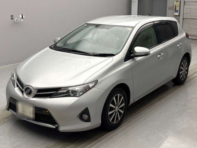 TOYOTA AURIS 2013
