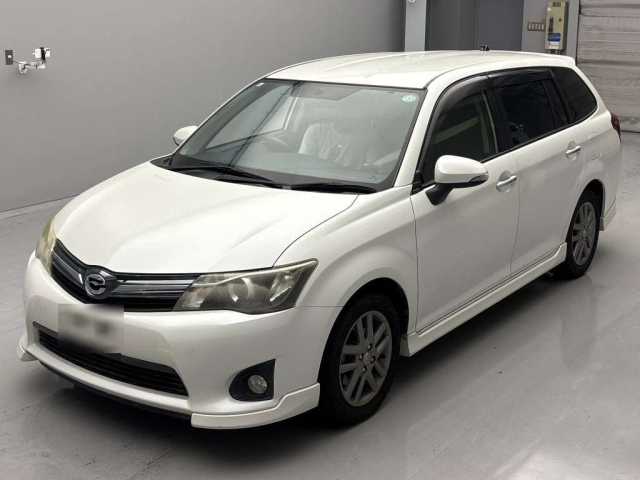 TOYOTA COROLLA FIELDER 2013