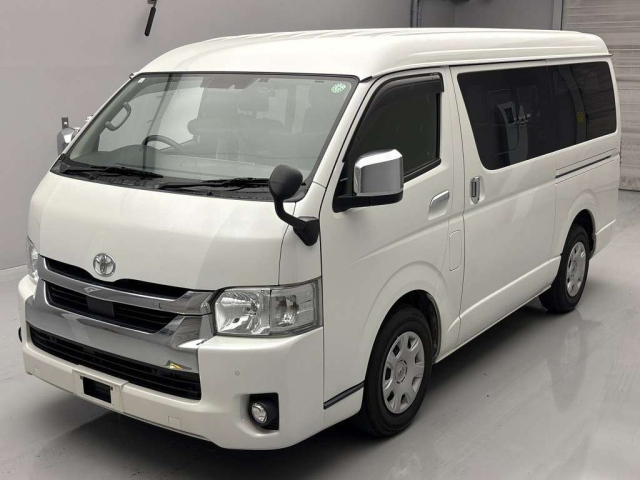 TOYOTA HIACE 2021