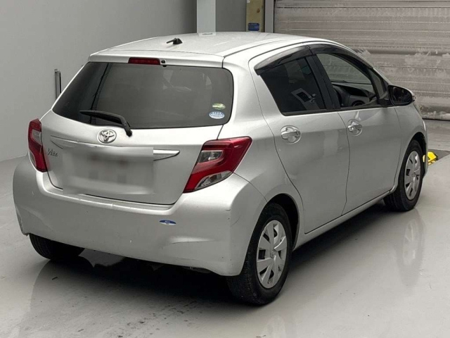 TOYOTA VITZ 2016