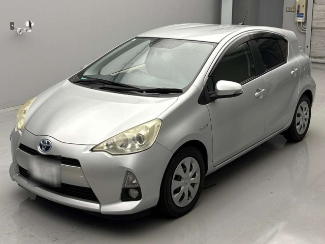 TOYOTA AQUA 2013