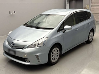 TOYOTA PRIUS ALPHA 2012