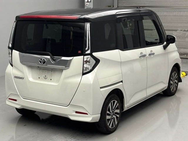 TOYOTA ROOMY 2022
