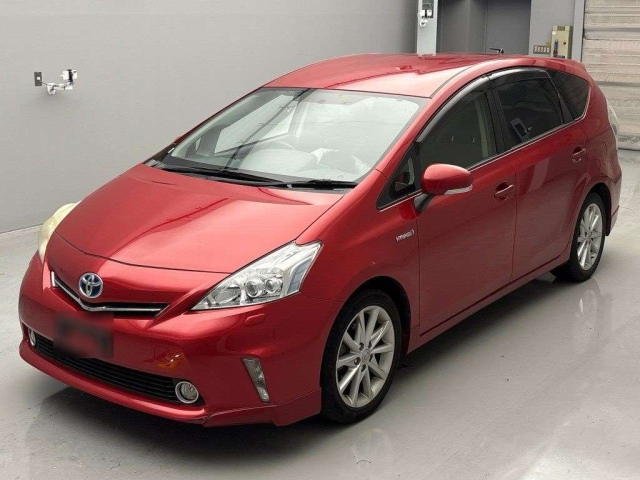 TOYOTA PRIUS ALPHA 2013