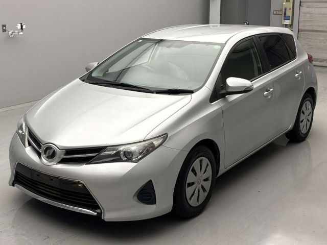 TOYOTA AURIS 2012