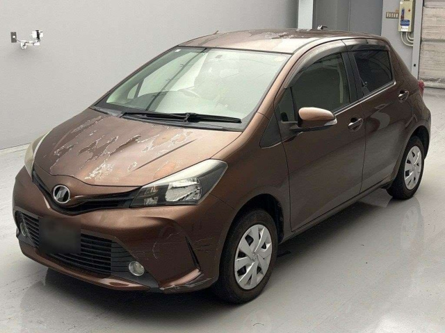 TOYOTA VITZ 2015