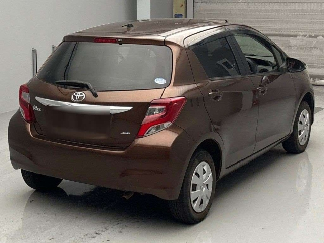 TOYOTA VITZ 2015