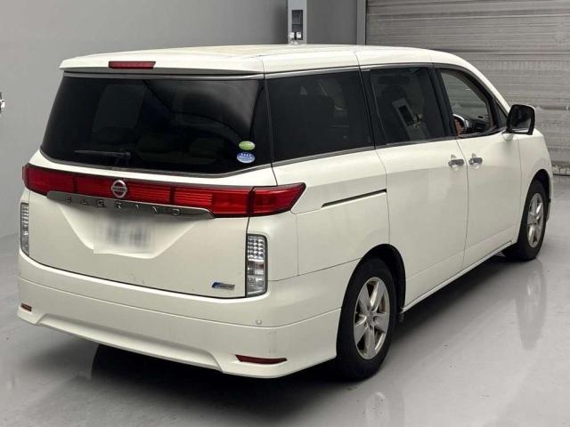 NISSAN ELGRAND 2010