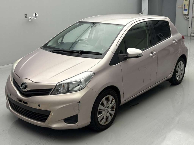 TOYOTA VITZ 2011