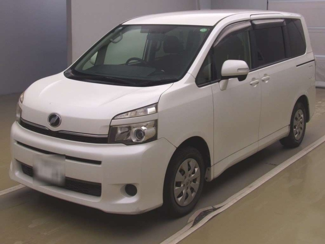 TOYOTA VOXY 2011
