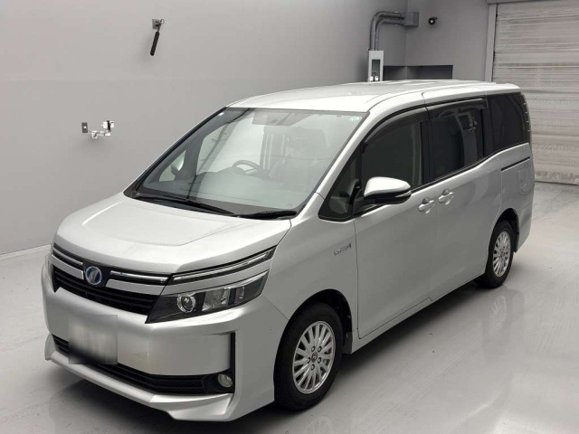 TOYOTA VOXY 2015
