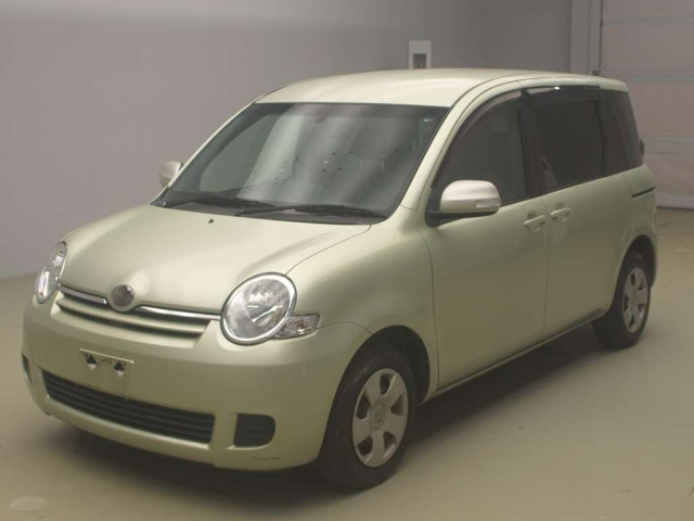TOYOTA SIENTA 2010