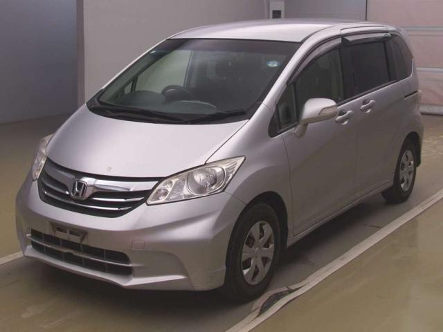 HONDA FREED 2013