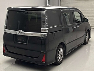 TOYOTA VOXY 2021