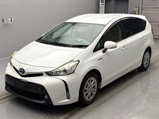 TOYOTA PRIUS ALPHA 2015