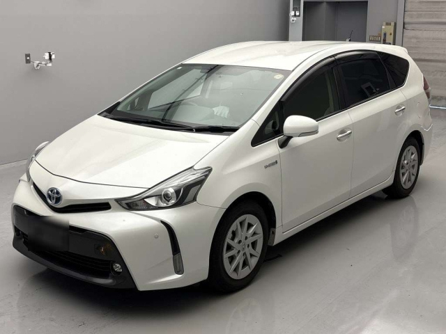 TOYOTA PRIUS ALPHA 2017