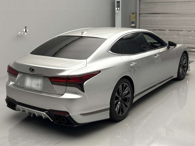 LEXUS LS 2021