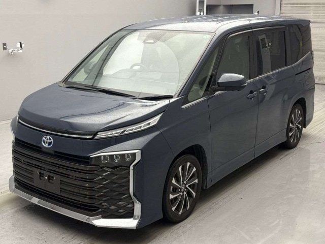 TOYOTA VOXY 2022