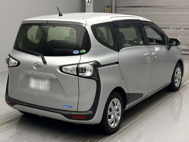 TOYOTA SIENTA 2017
