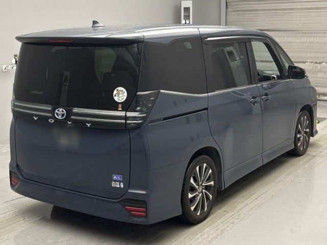 TOYOTA VOXY 2022