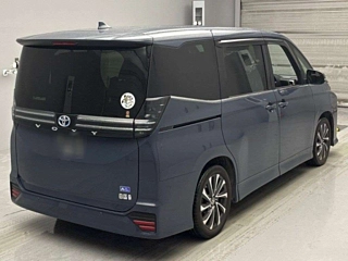 TOYOTA VOXY 2022