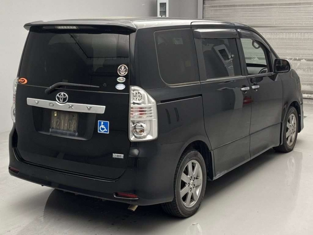 TOYOTA VOXY 2008