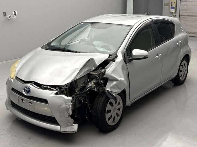 TOYOTA AQUA 2012