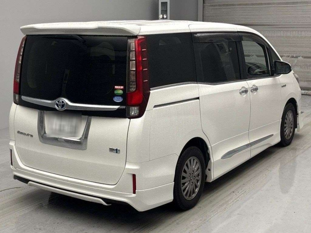 TOYOTA ESQUIRE 2015