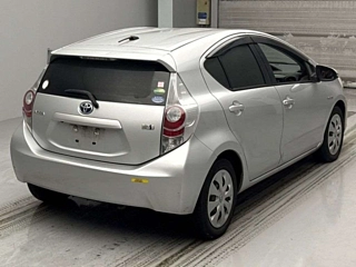 TOYOTA AQUA 2013