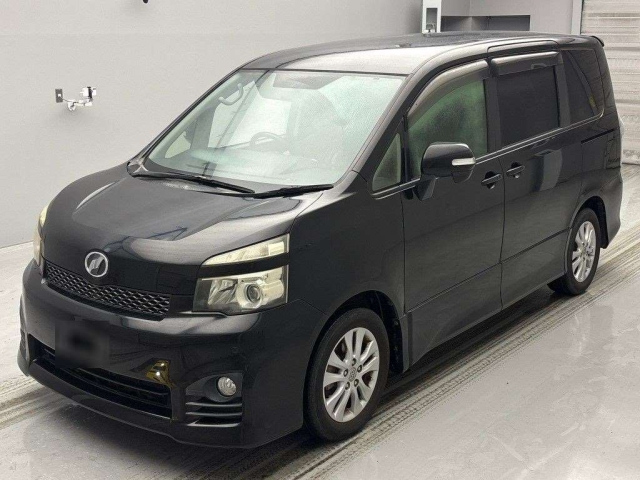 TOYOTA VOXY 2012