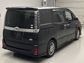TOYOTA VOXY 2016