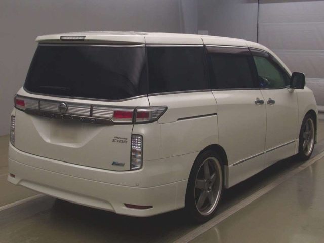 NISSAN ELGRAND 2011