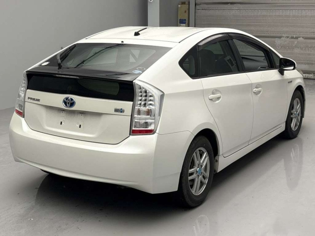TOYOTA PRIUS 2010