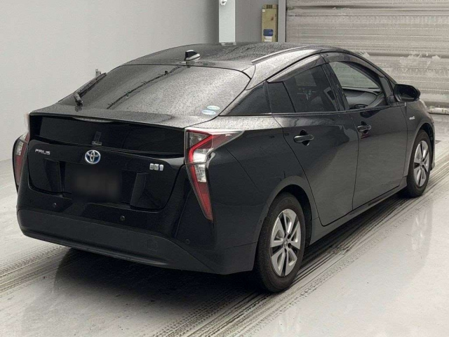 TOYOTA PRIUS 2016