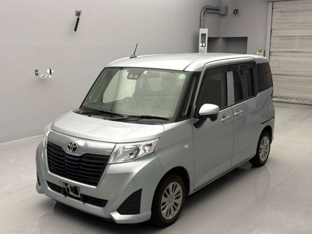 TOYOTA ROOMY 2020