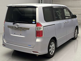 TOYOTA NOAH 2008