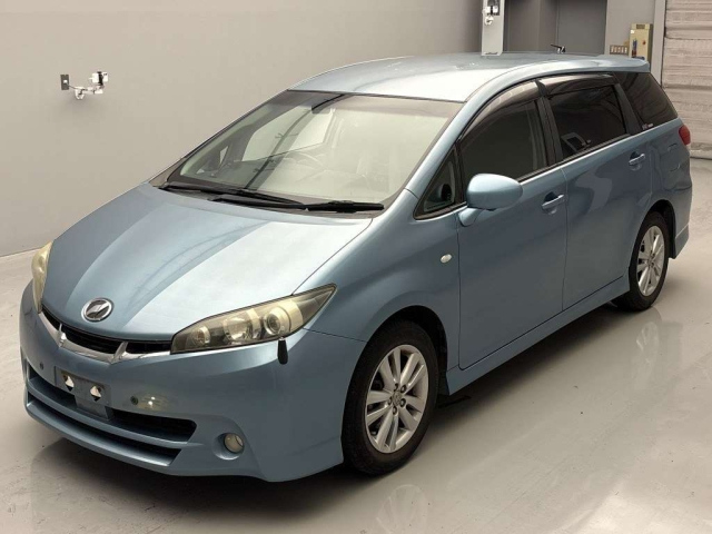 TOYOTA WISH 2011