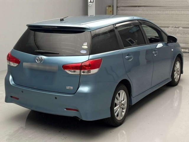 TOYOTA WISH 2011