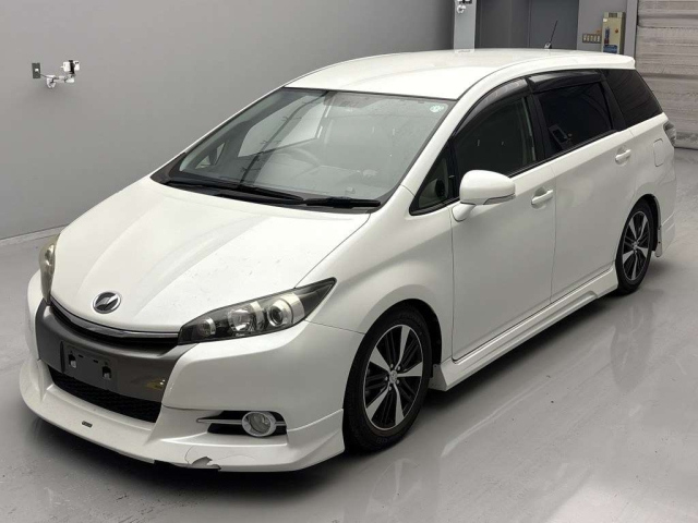 TOYOTA WISH 2016