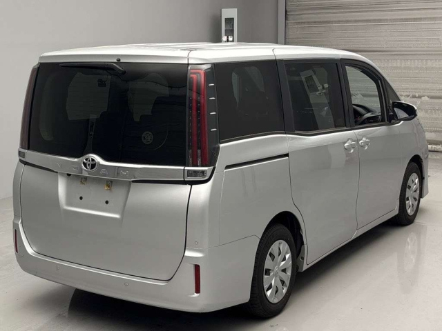 TOYOTA NOAH 2020