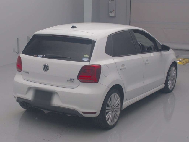 VOLKSWAGEN POLO 2016