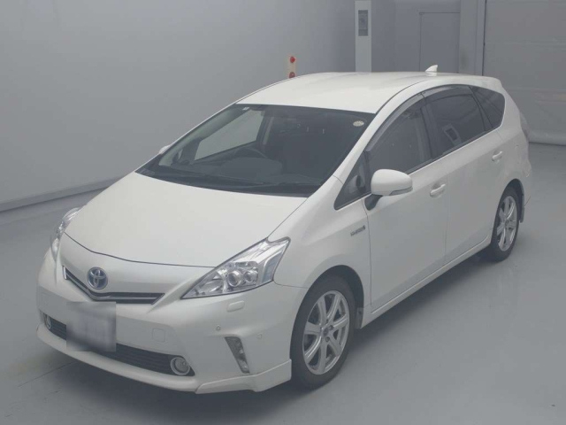 TOYOTA PRIUS ALPHA 2014