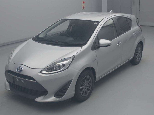 TOYOTA AQUA 2018