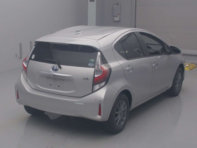 TOYOTA AQUA 2018