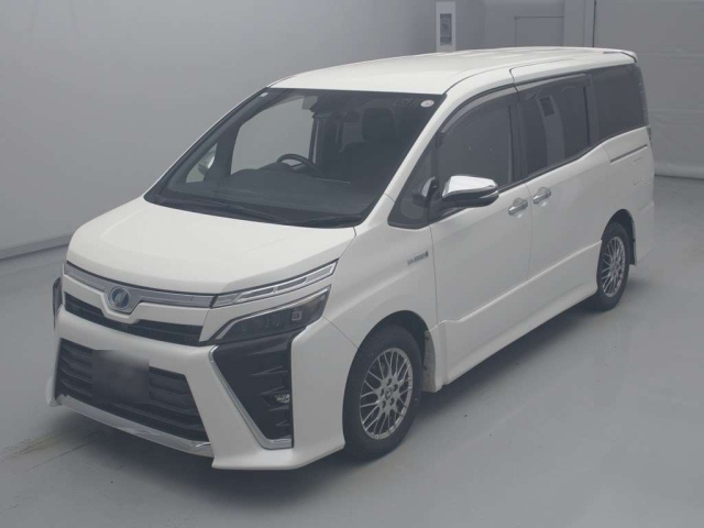 TOYOTA VOXY 2018