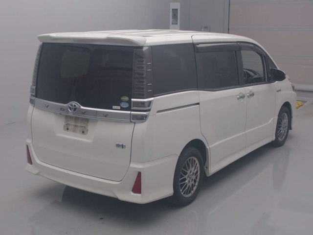 TOYOTA VOXY 2018